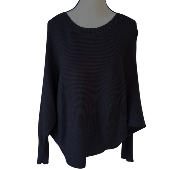 Carmen Marc Valvo Sweaters - CARMEN by MARC VALVO ladies pull over a crewneck long sleeve black sweater MED